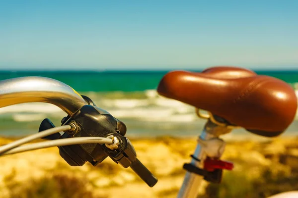 Female Bicycle Outdoor Parked Beach Sea Shore Seat Element Holidays — Stock Photo, Image