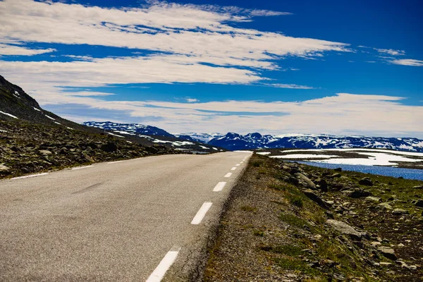 Droga Asfaltowa Norweskich Górach Krajowa Trasa Turystyczna Aurlandsvegen Norwegii — Zdjęcie stockowe