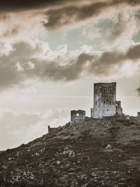 Yunanistan Mani Yarımadası. Geleneksel taş tepe gökyüzü kule. Laconia Peloponnese, Europe