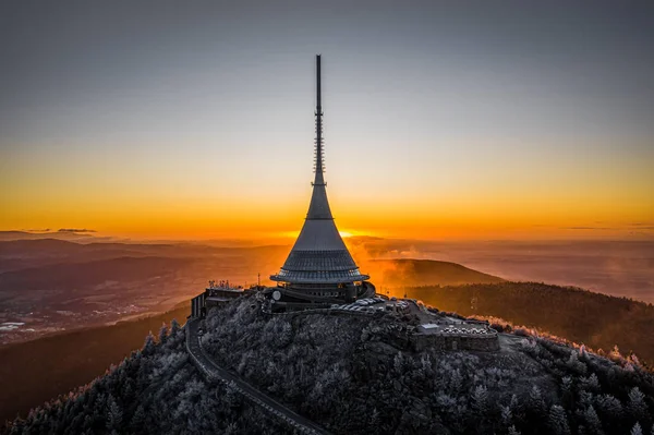 Jested, Çek Cumhuriyeti 'nin kuzeyinde Liberec' in güneybatısında yer alan bir dağdır. 517 metrelik vaadiyle Çek Cumhuriyeti 'nin en önde gelen 11. dağıdır..