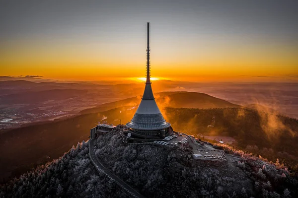 Jested, Çek Cumhuriyeti 'nin kuzeyinde Liberec' in güneybatısında yer alan bir dağdır. 517 metrelik vaadiyle Çek Cumhuriyeti 'nin en önde gelen 11. dağıdır..