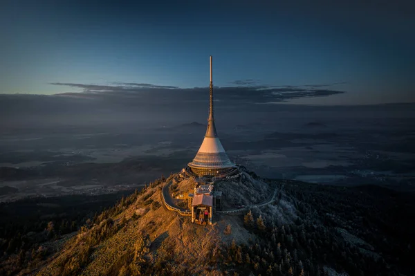 Jested, Çek Cumhuriyeti 'nin kuzeyinde Liberec' in güneybatısında yer alan bir dağdır. 517 metrelik vaadiyle Çek Cumhuriyeti 'nin en önde gelen 11. dağıdır..