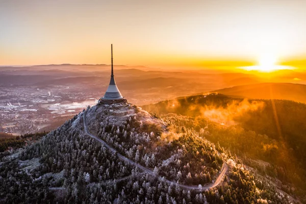 Jested, Çek Cumhuriyeti 'nin kuzeyinde Liberec' in güneybatısında yer alan bir dağdır. 517 metrelik vaadiyle Çek Cumhuriyeti 'nin en önde gelen 11. dağıdır..