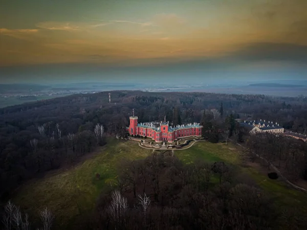 Hradek Nechanice Een Neogotisch Chateau Gebouw Gelegen Een Lichte Hoogte — Stockfoto