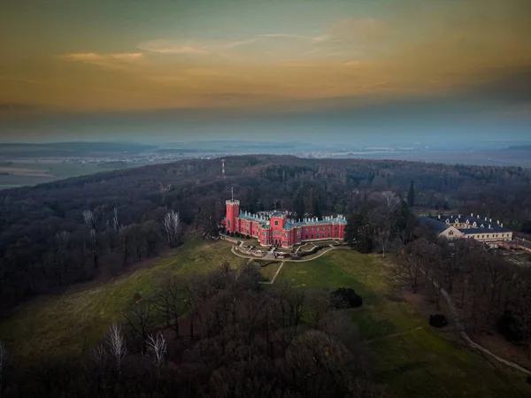 Nechanice的Hradek是一座新哥特式城堡 位于Hradek村中心西北800米处 Nechanice镇东南2 8公里 Hradec以西11公里处 — 图库照片