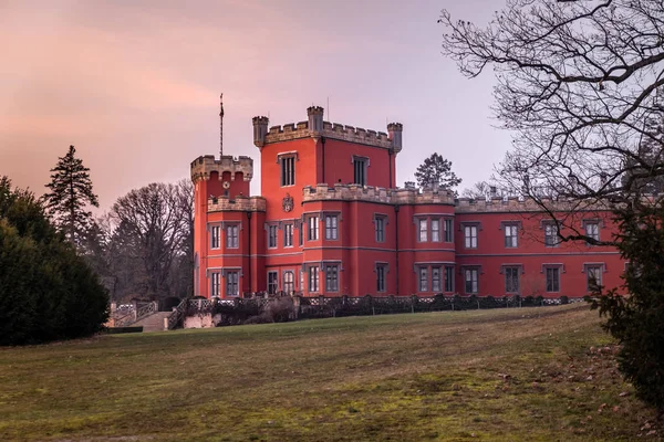 Hradek Nechanice Een Neogotisch Chateau Gebouw Gelegen Een Lichte Hoogte — Stockfoto