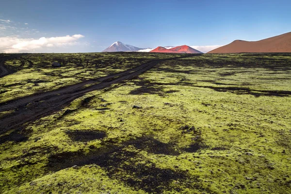 Tolbachik 火山噴火後のスラグ砂漠. — ストック写真