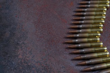 Cephane bir paslı metal grubu 