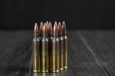 Grup mühimmat geometrik olarak satırları yerleştirilir