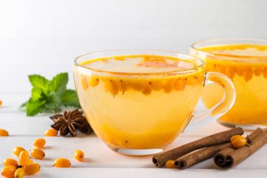 Doğal Berry çay taze deniz topalak ile çilek ve anason tarçın, yıldız