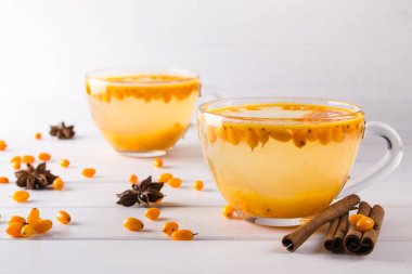 Doğal Berry çay taze deniz topalak ile çilek ve anason tarçın, yıldız