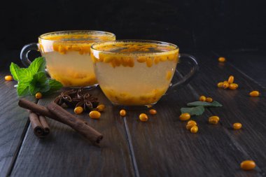 Doğal Berry çay taze deniz topalak ile çilek ve anason tarçın, yıldız