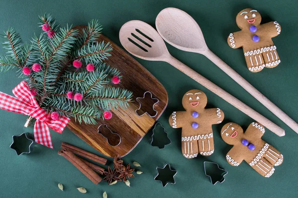 Natal e fermento de férias. Biscoitos de gengibre — Fotografia de Stock