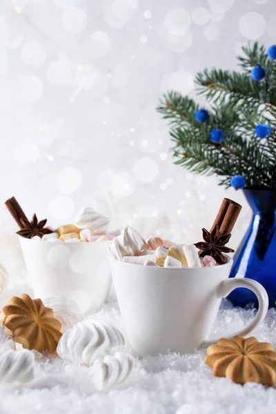 Holiday cup of  cocoa with marshmallow or coffee with spice and home cookies. — Stock Photo, Image