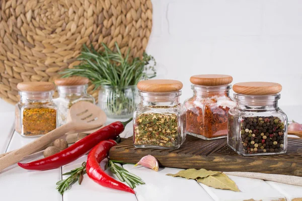 Produits Pour Cuisiner Dans Cuisine Ustensiles Cuisine Herbes Épices Sèches — Photo