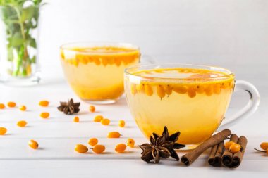 Doğal Berry çay taze deniz topalak ile çilek ve anason tarçın, yıldız