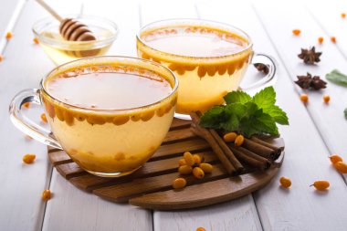 Doğal Berry çay taze deniz topalak ile çilek ve anason tarçın, yıldız