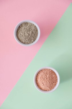 Farklı kozmetik kil çamur tozları. 