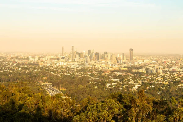 Vista da cidade de Brisbane no Monte Coot-tha, Brisbane — Fotografia de Stock