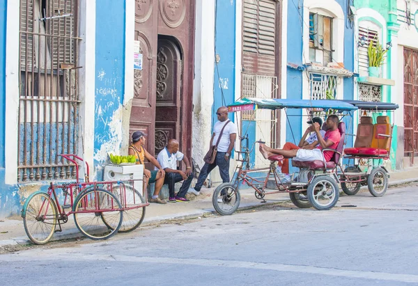 Un chauffeur cubain de pousse-pousse — Photo