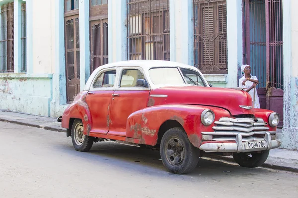 Velho carro clássico em Cuba — Fotografia de Stock