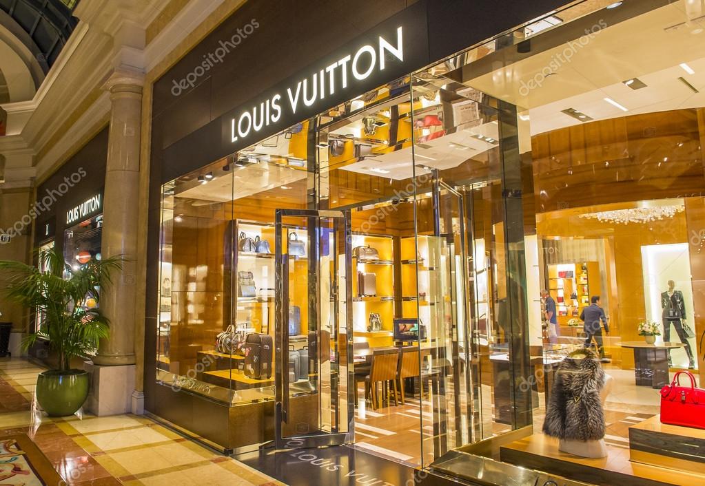 LAS VEGAS - APRIL 13 : Exterior Of A Louis Vuitton Store In Caesars Palace  Hotel In Las Vegas On April 13 , 2016. The Louis Vuitton Company Operates  In 50 Countries