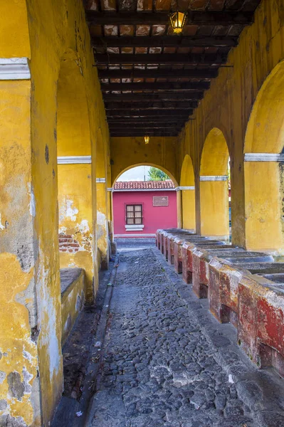 Ulica widok Antigua Guatemala — Zdjęcie stockowe