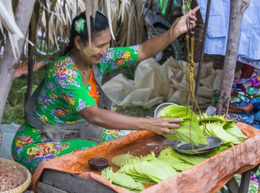 tembul yaprak satıcı Myanmar