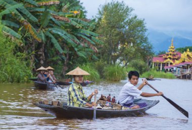 Intha insanlar orada tekne Inle Gölü Myanmar