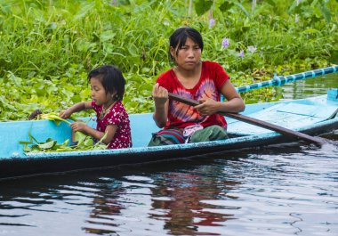 Inle Gölü Myanmar kayan Bahçe 