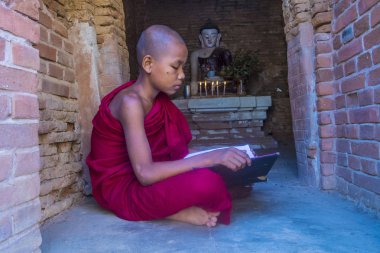 Acemi keşiş bagan Myanmar içinde