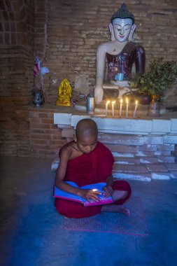 Acemi keşiş bagan Myanmar içinde