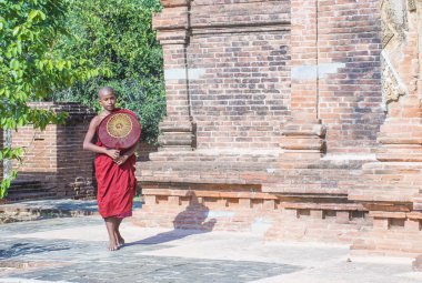 Acemi keşiş bagan Myanmar içinde