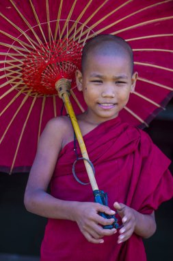 Acemi keşiş bagan Myanmar içinde
