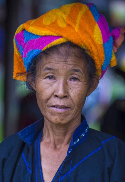 Ritratto di donna della tribù Pao in Myanmar — Foto Stock