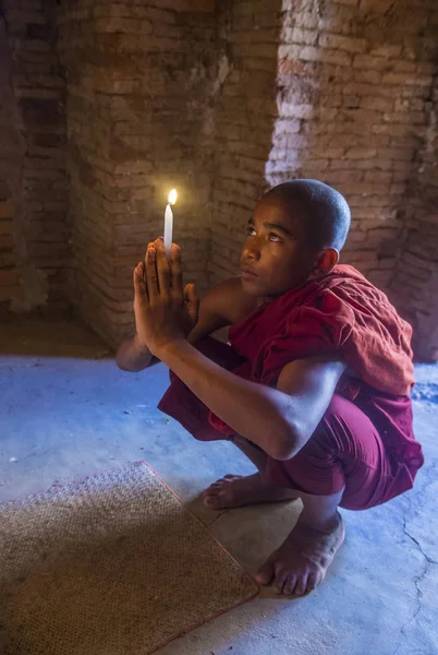 Acemi keşiş bagan Myanmar içinde
