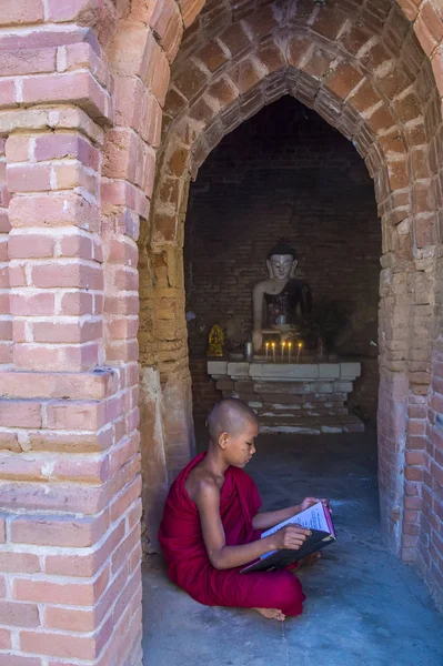 Acemi keşiş bagan Myanmar içinde