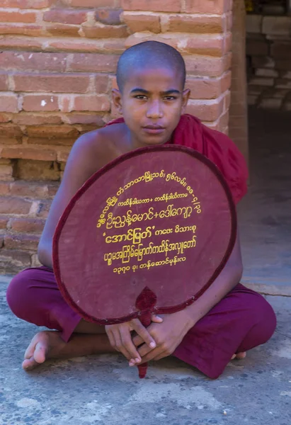 미얀마 바간에서 초보자 스님 — 스톡 사진