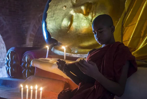 Acemi keşiş bagan Myanmar içinde