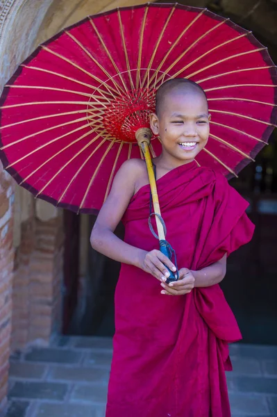 Acemi keşiş bagan Myanmar içinde