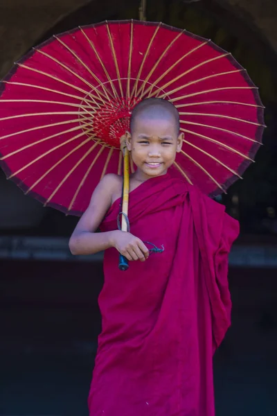 Acemi keşiş bagan Myanmar içinde