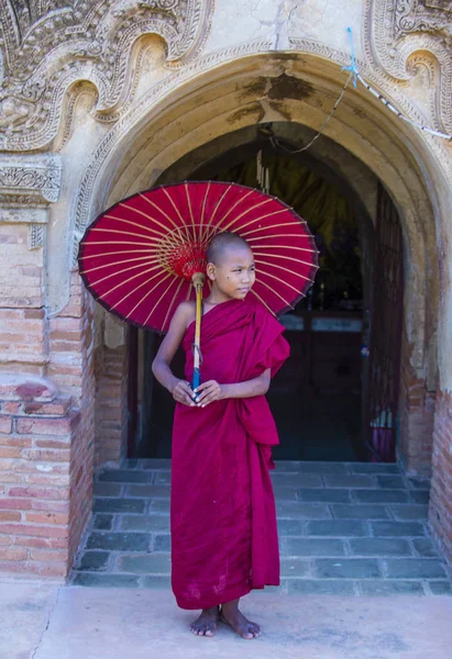Acemi keşiş bagan Myanmar içinde