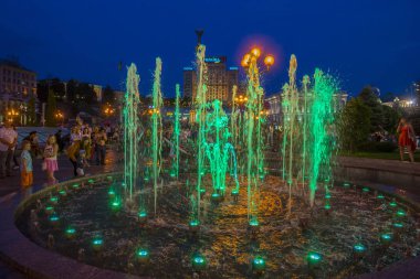 Kiev çeşmeler Maidan Nezalezhnosti üzerinde 