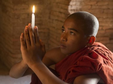 Acemi keşiş bagan Myanmar içinde