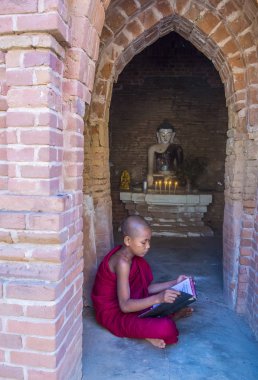 Acemi keşiş bagan Myanmar içinde