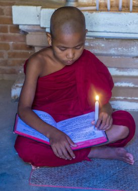 Acemi keşiş bagan Myanmar içinde