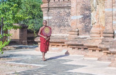 Acemi keşiş bagan Myanmar içinde
