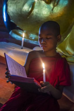 Acemi keşiş bagan Myanmar içinde