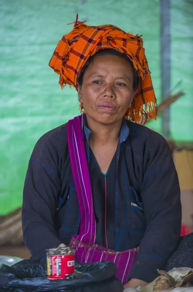 Ritratto di donna della tribù Pao in Myanmar — Foto Stock