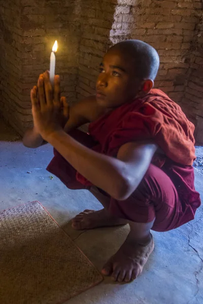 Acemi keşiş bagan Myanmar içinde
